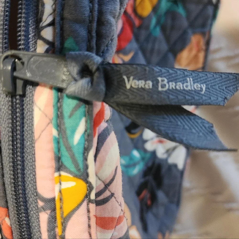 Vera Bradley Lunch Bag Coastal Paradise. - Picture 4 of 6